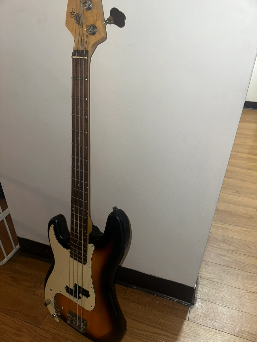 Bass Guitar (left) - photo 5