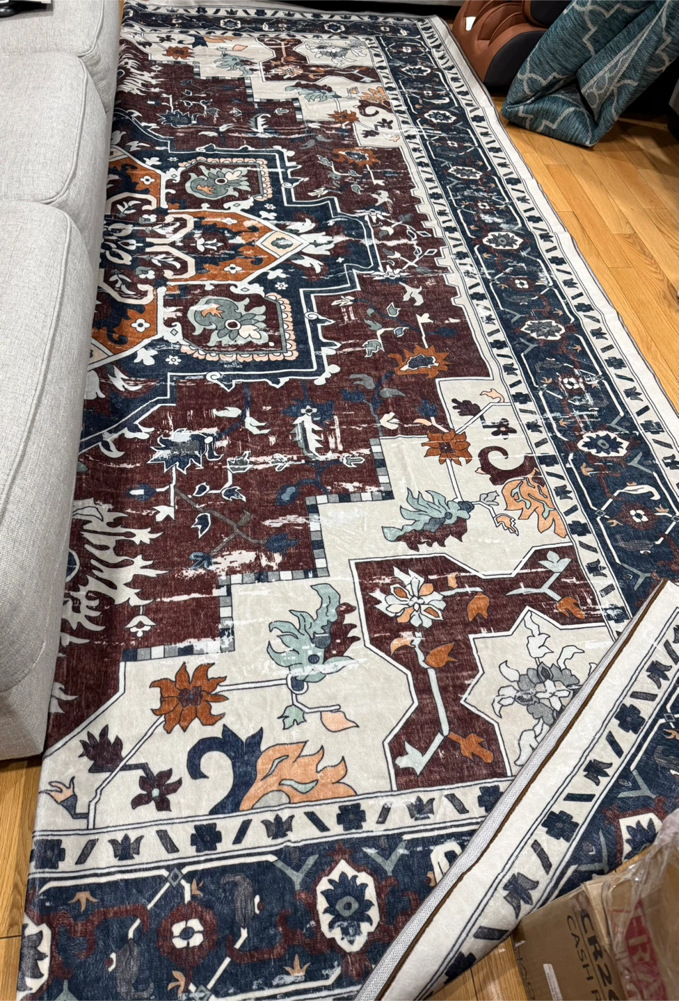 9x12 Area Rug - Vintage Floral Aesthetic•