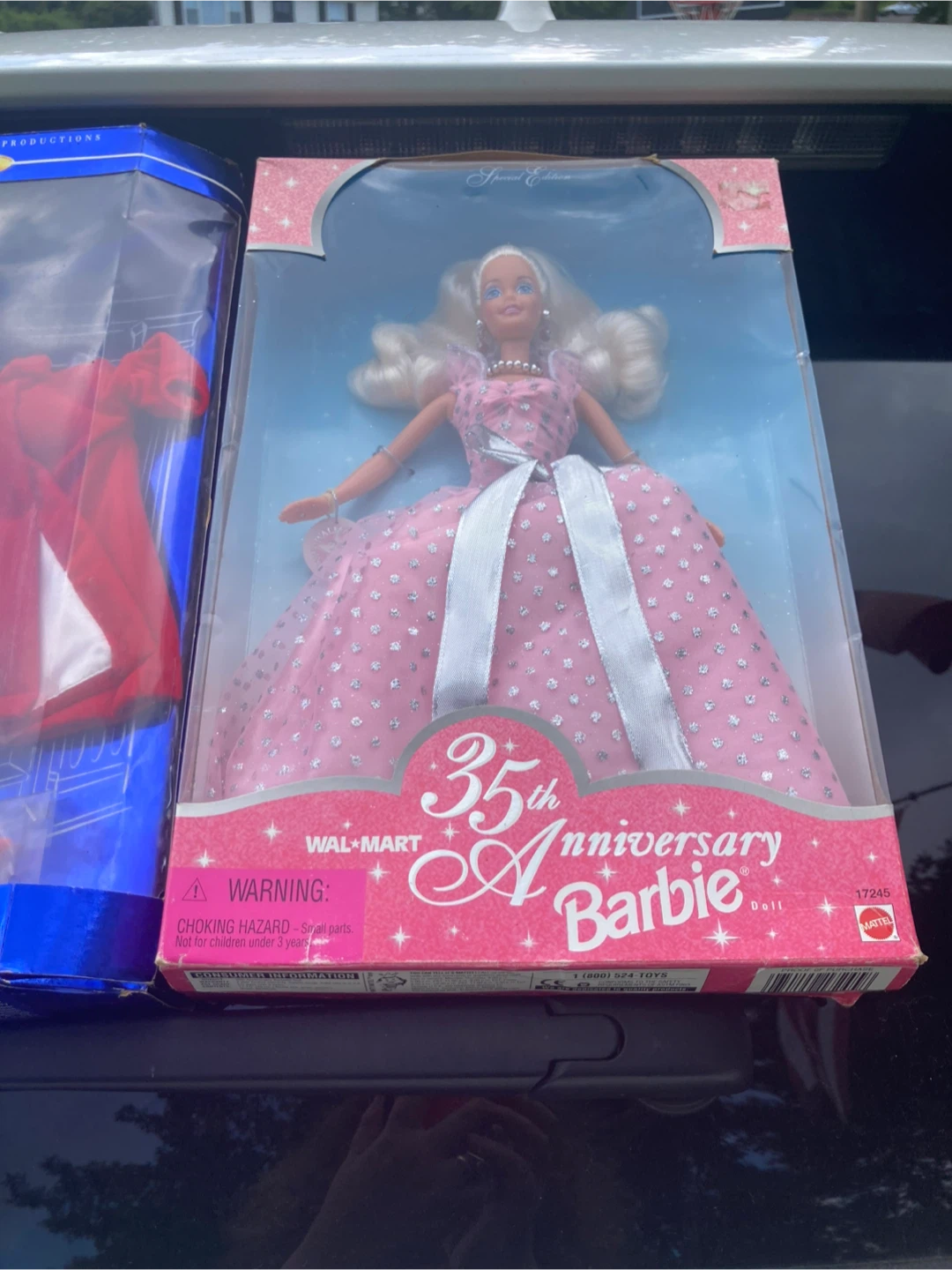 Barbie "Silken Flame" Collector Edition Doll - photo 2