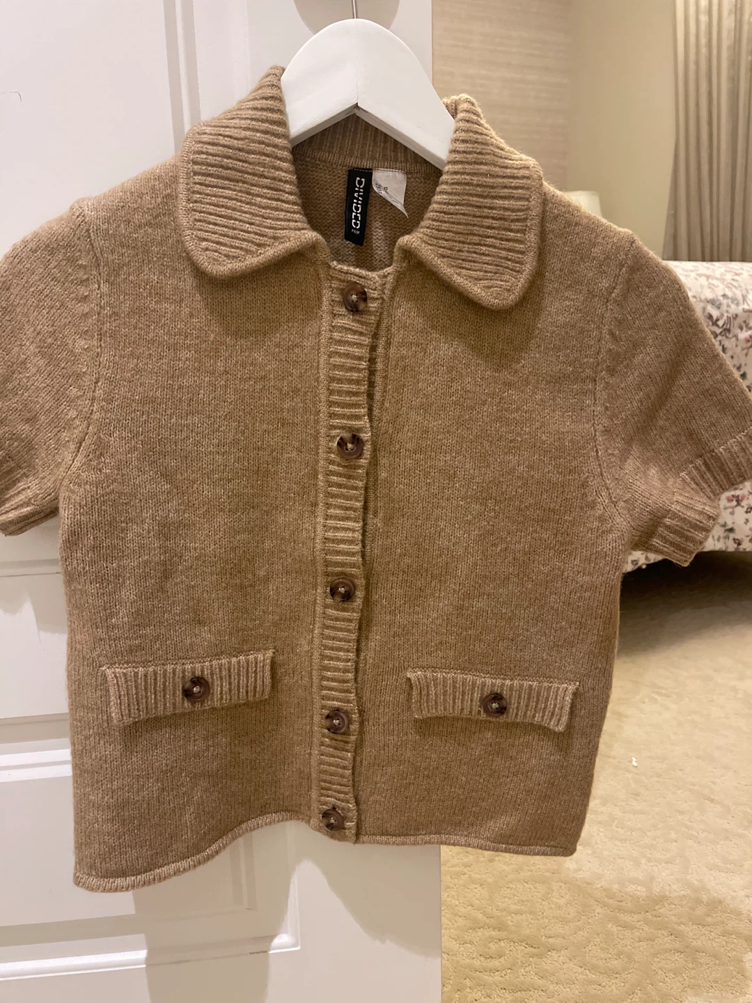 Divided Short Sleeve Collared Cardigan