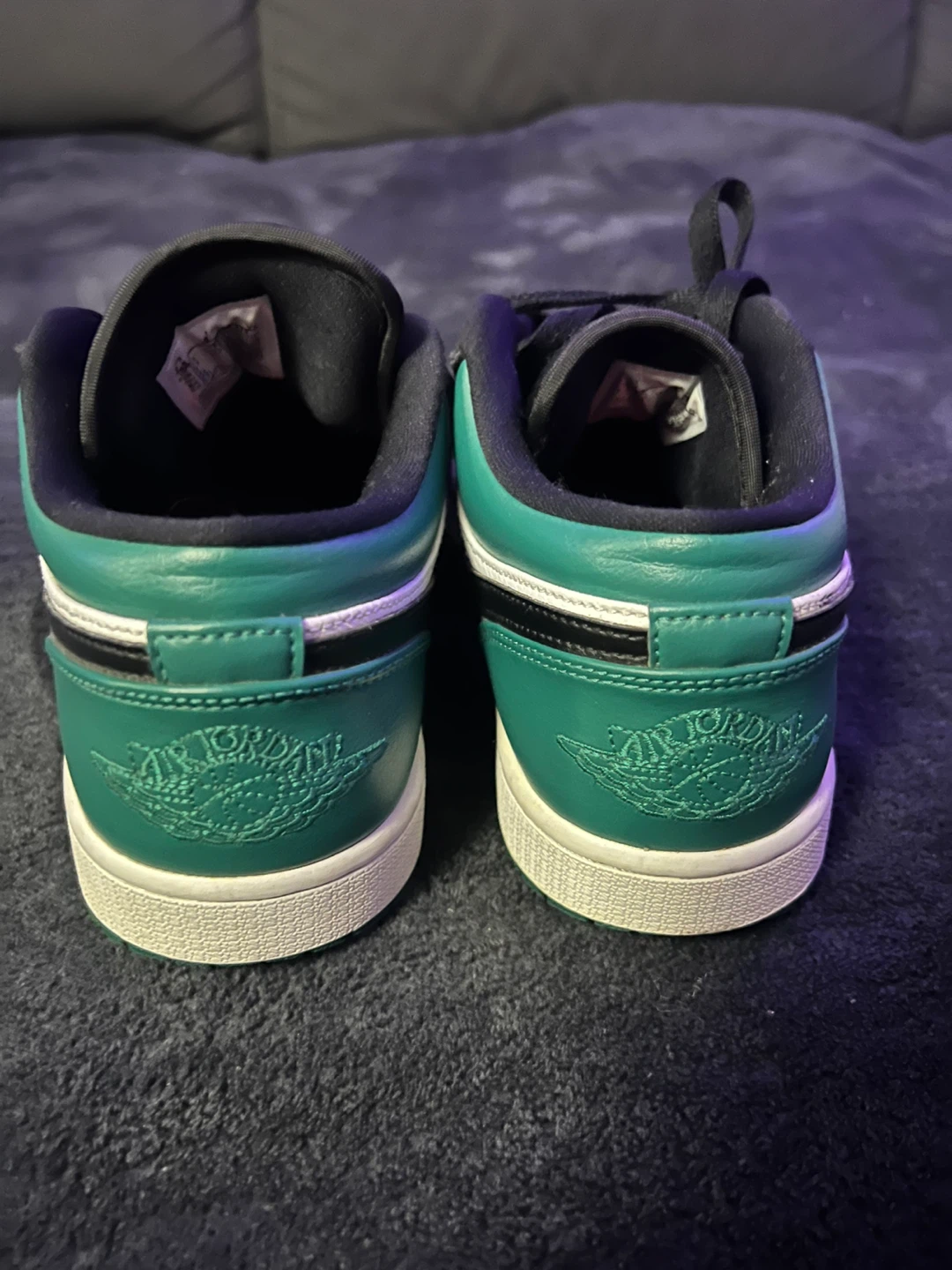 Air Jordan 1 Low SE Evergreen - photo 2