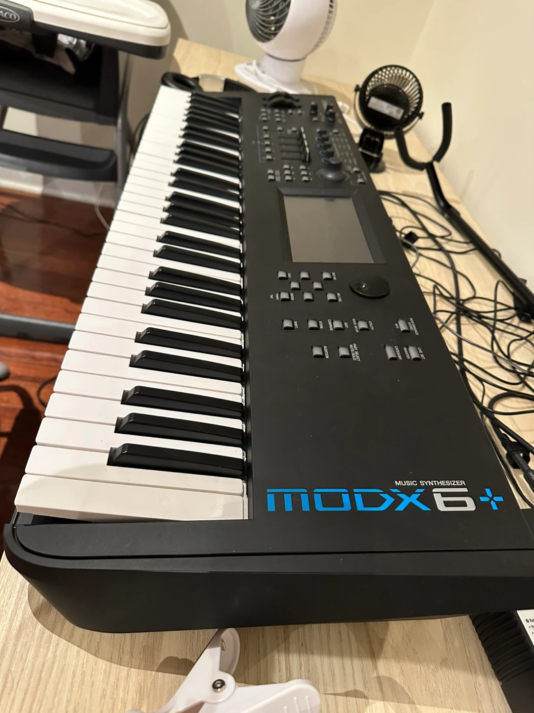 Yamaha MODX6+ Music Synthesizer - photo 2