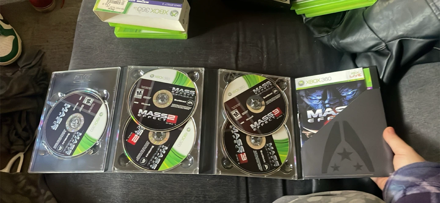 Mass Effect Trilogy Xbox 360 Complete Saga - photo 4