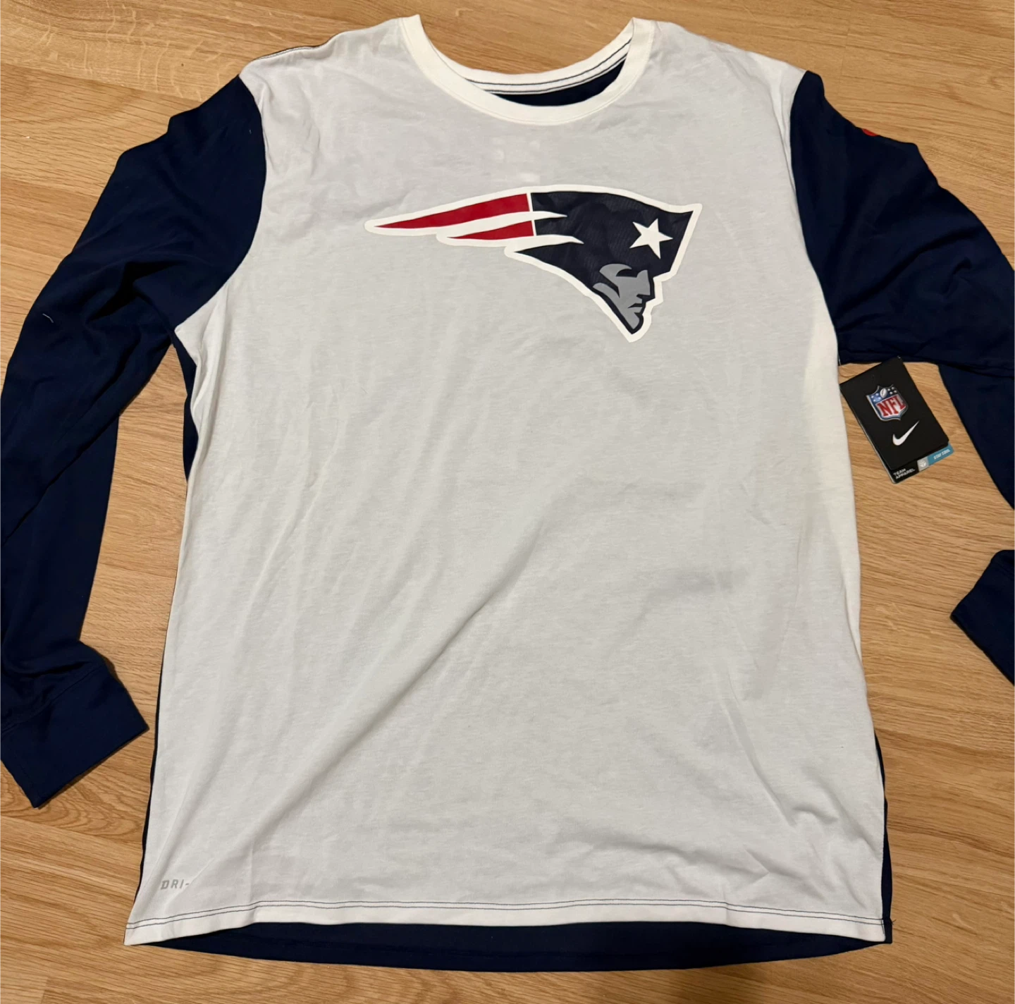 Nike NFL New England Patriots Long Sleeve Shirt