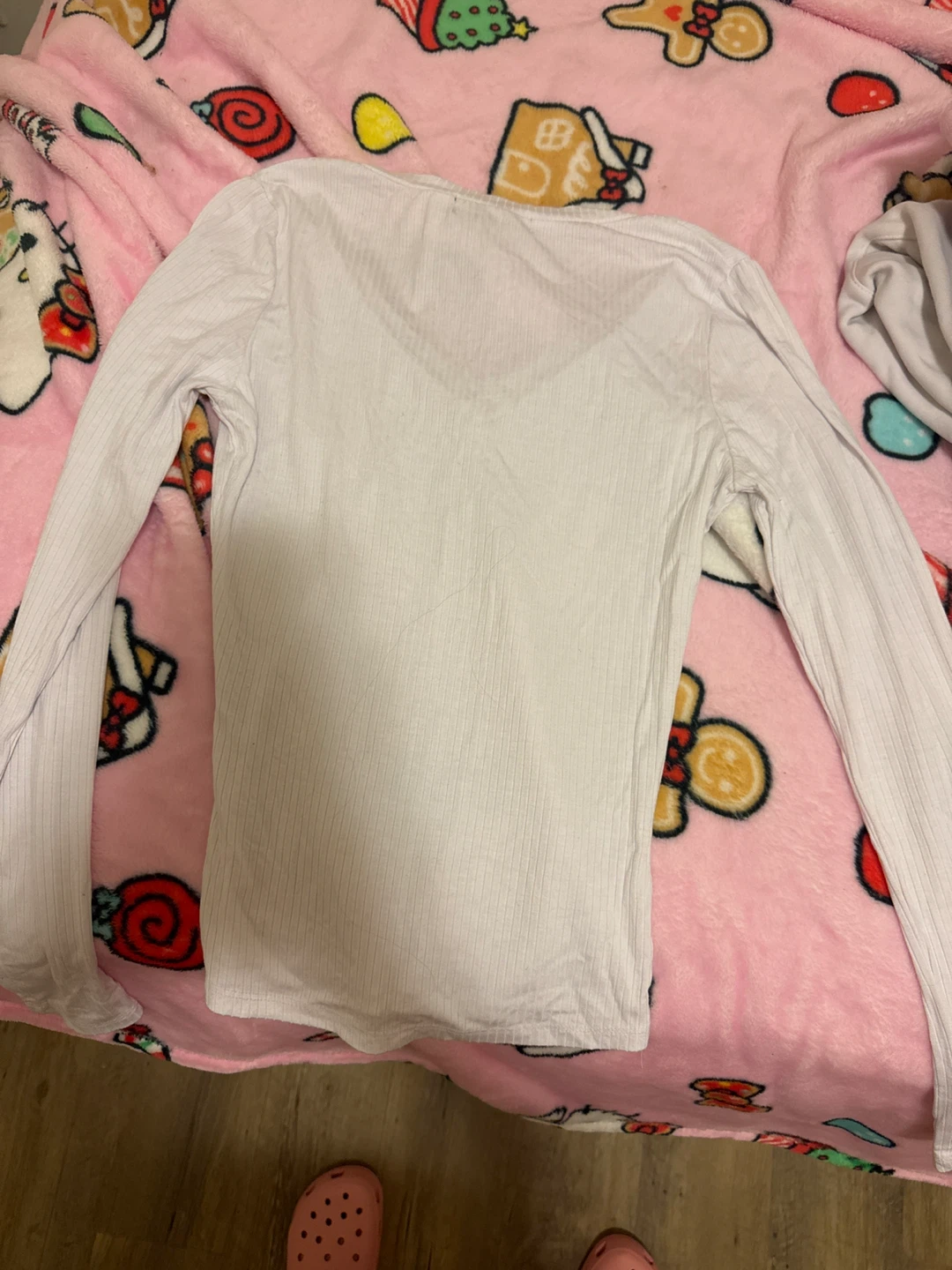 White long sleeve V-neck - photo 2