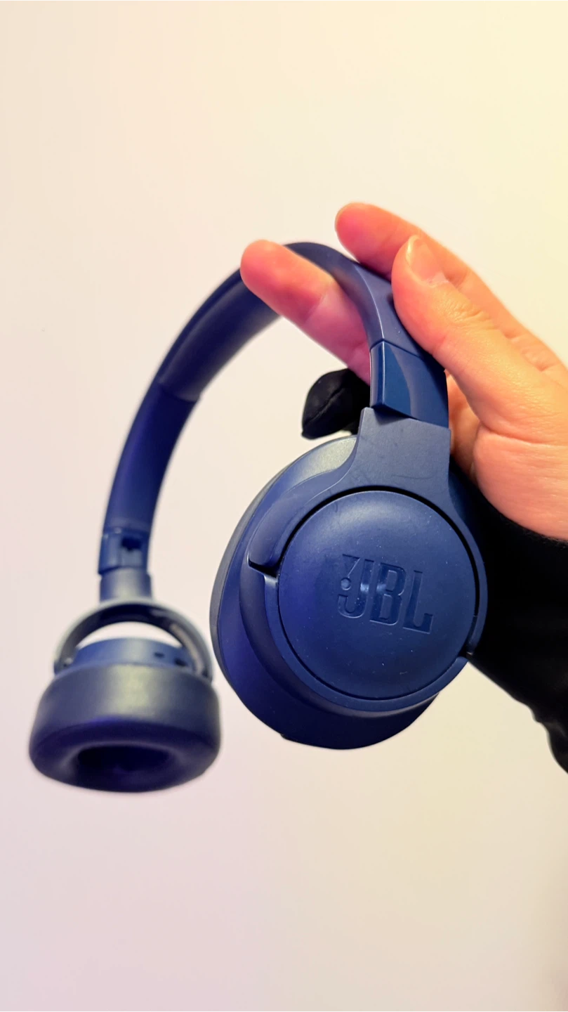 JBL Tune 720BT Wireless Over-Ear Headphones - Blue