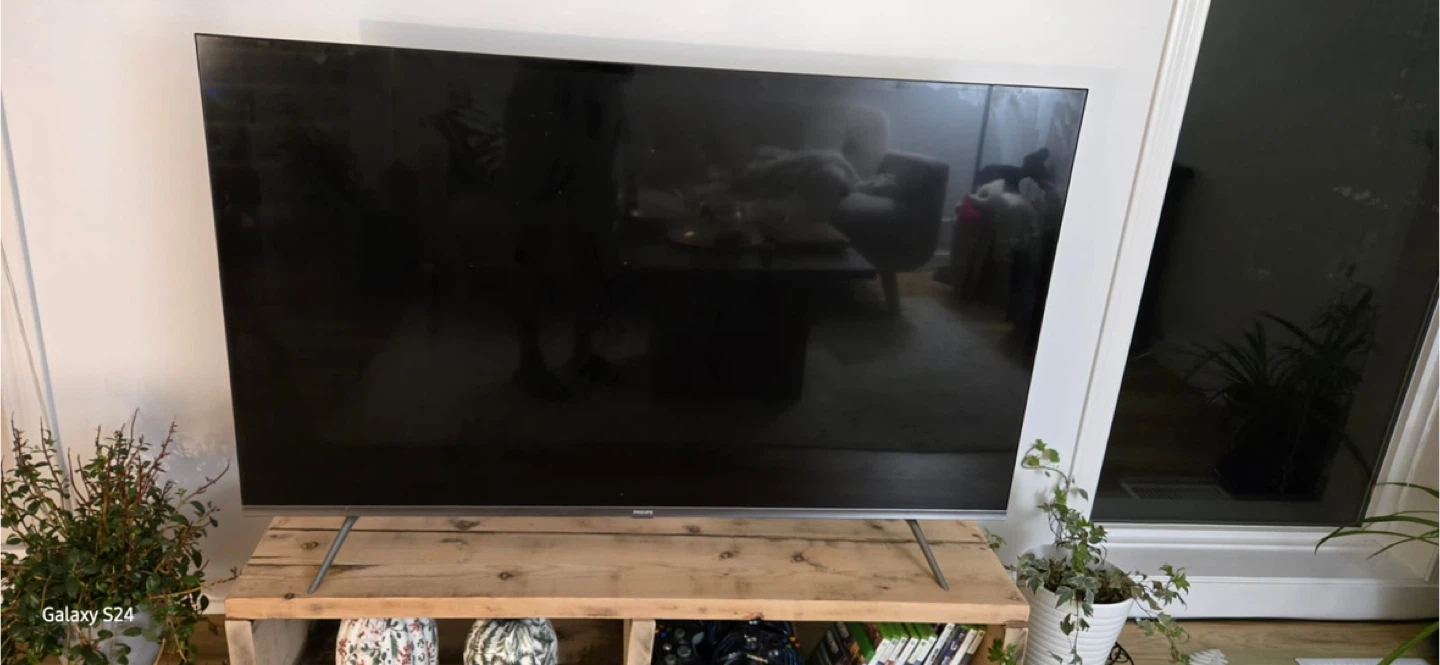 Philips 55" QLED Roku TV with Dolby Vision Atmos - photo 2