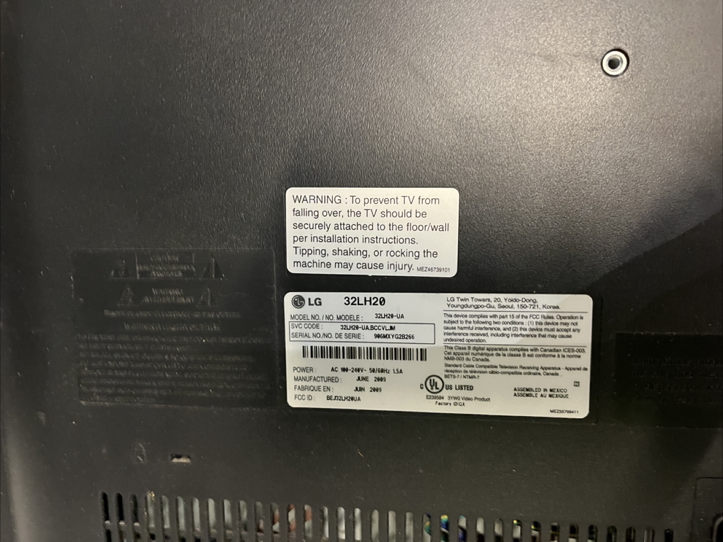 Used LG 32-inch LCD TV - photo 4