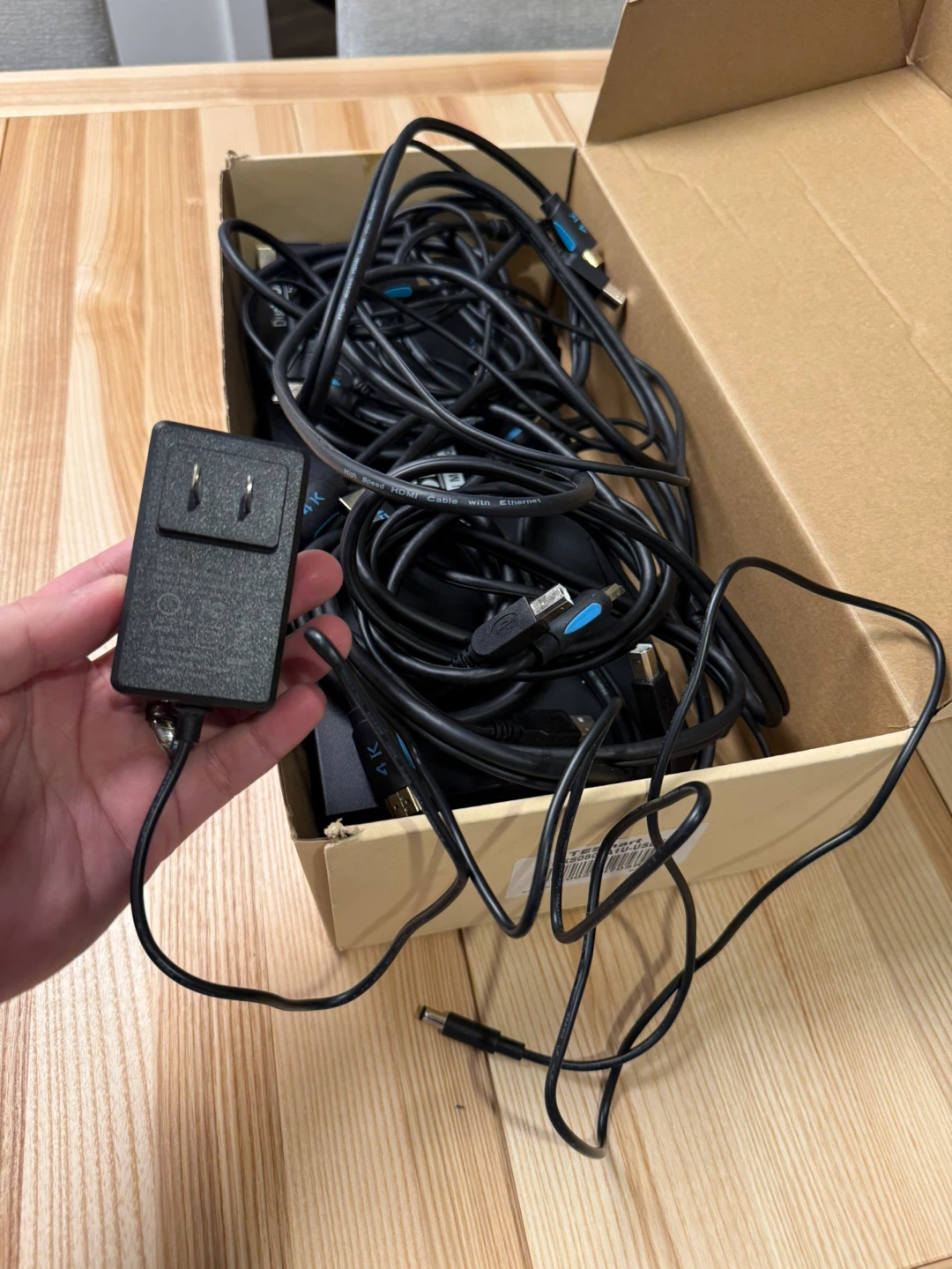 TESmart 4x2 Dual Monitor KVM Switch 4K 60Hz - photo 4