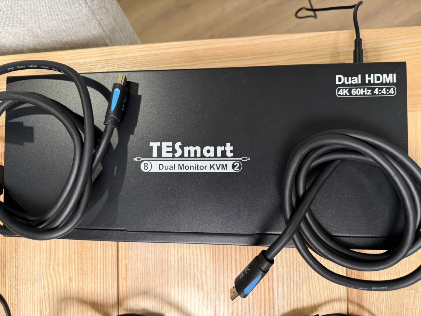 TESmart 4x2 Dual Monitor KVM Switch 4K 60Hz - photo 3