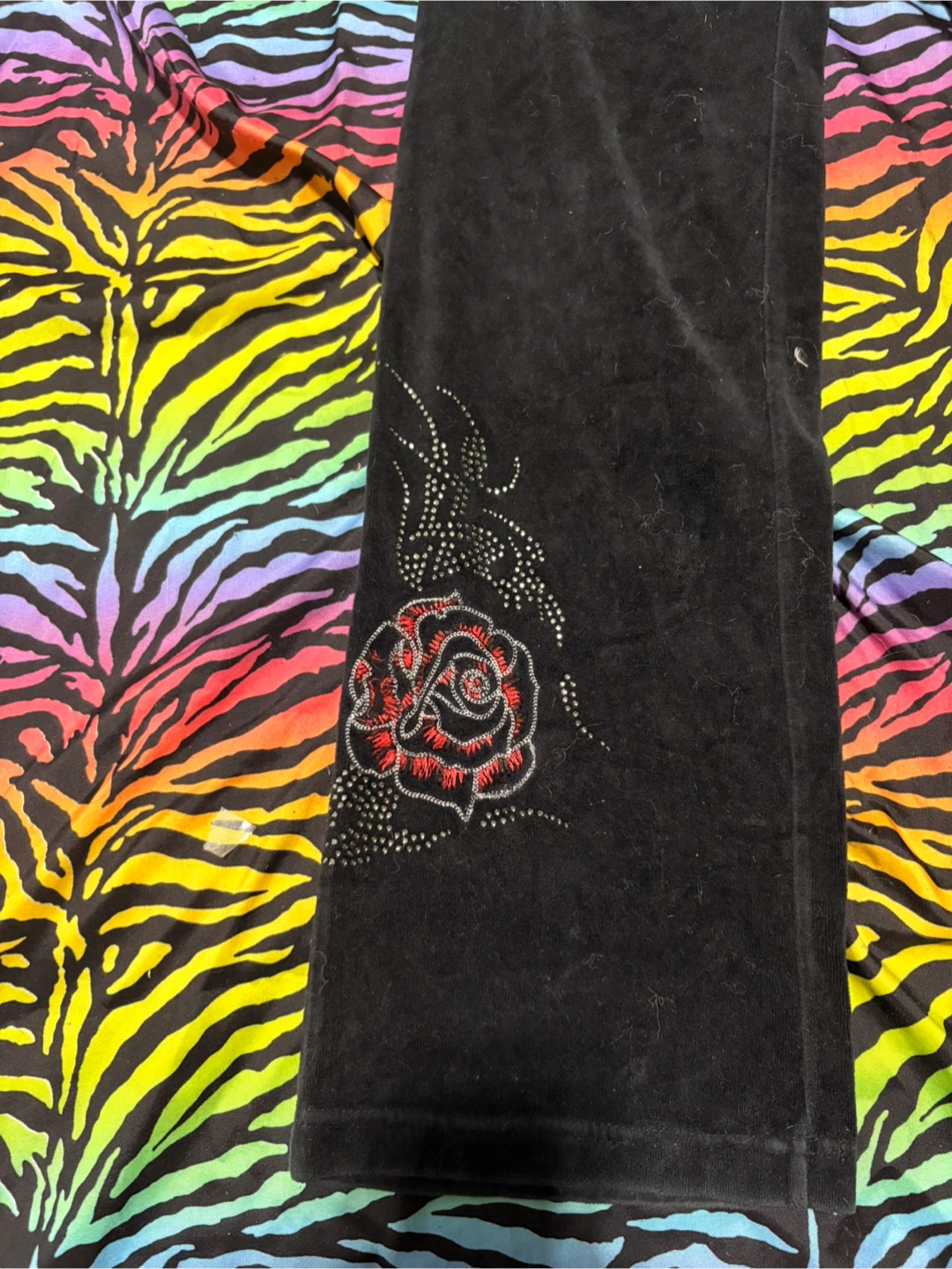 y2k bcbg velour pants - photo 3