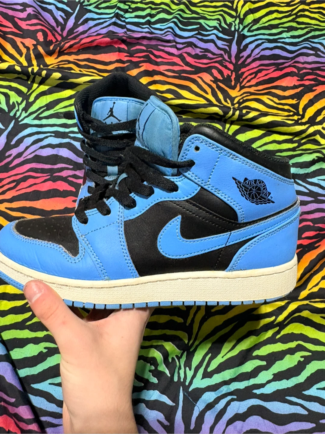unc jordan 1 mids