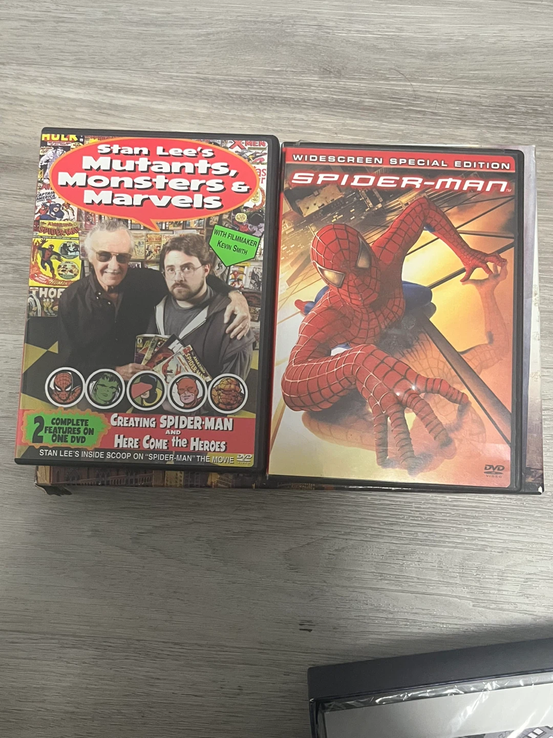 Spider-Man Limited Edition DVD Collector's Gift Set - photo 2
