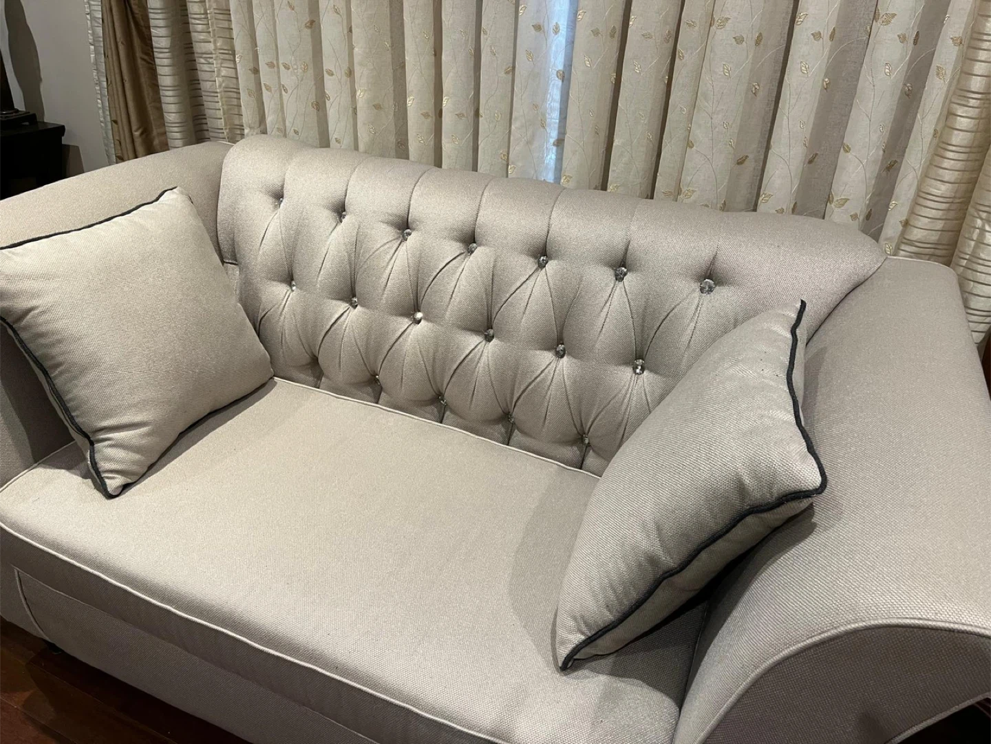 Tufted Loveseat Sofa with Crystal Accents - photo 4