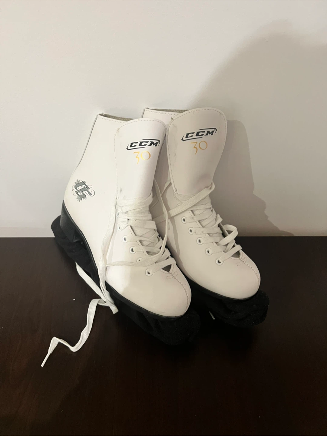 CCM Womens Figure Skates Size 37
