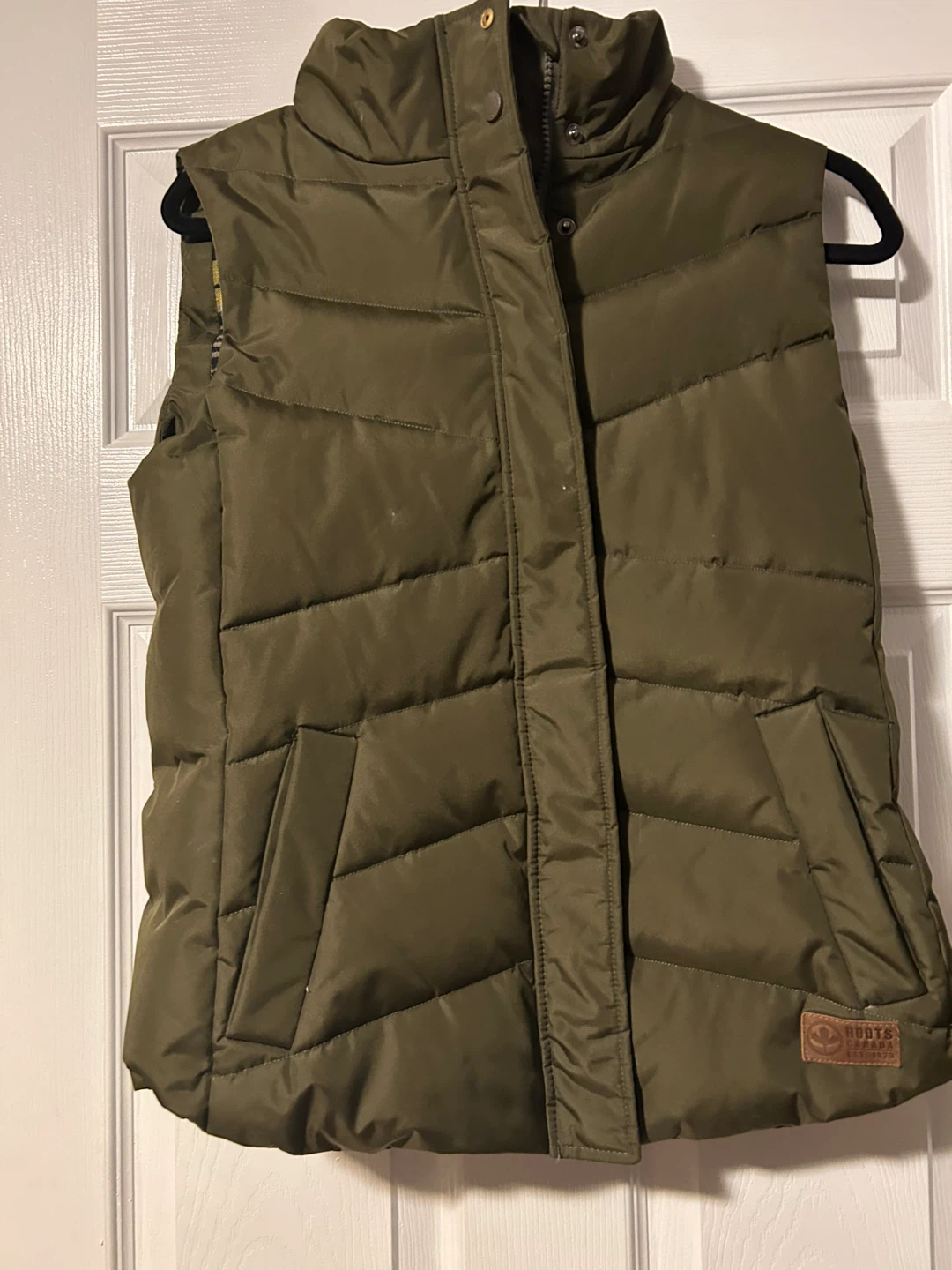 Roots Canada Puffer Vest - Olive Green - Size Medium - photo 4