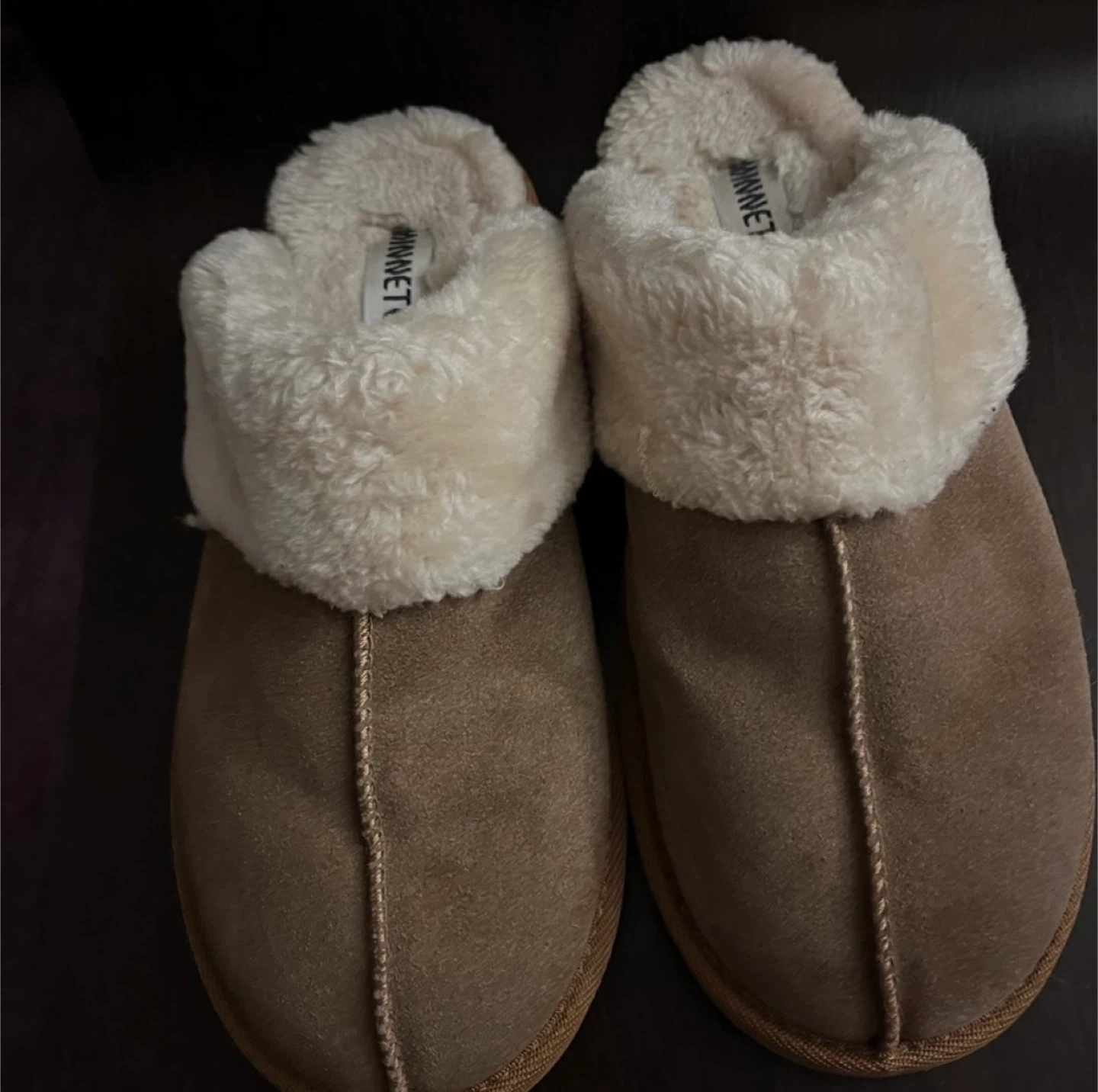 MinneTonka Women’s Chesney Slippers Size 10W - photo 3