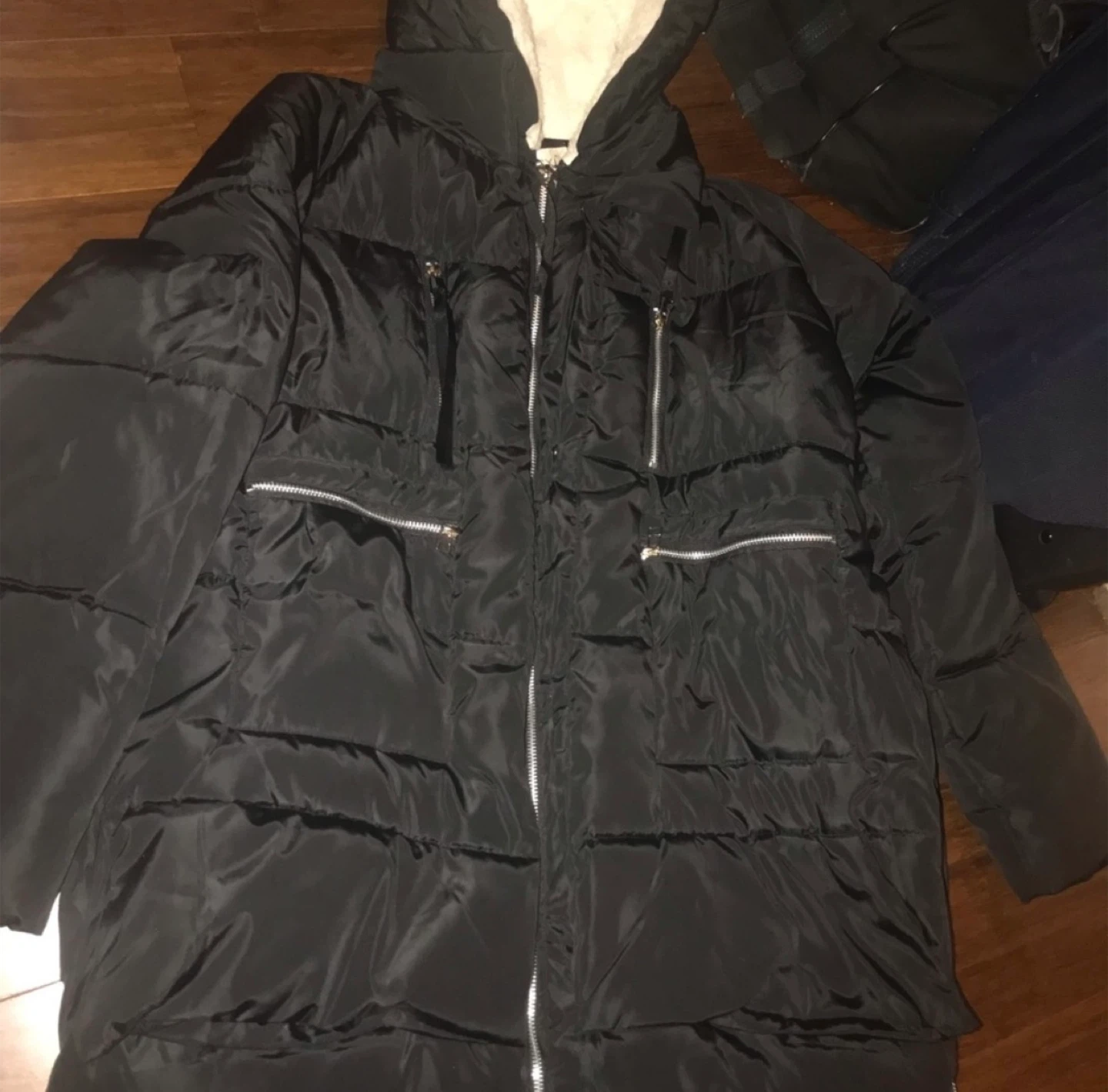 Dongxi Collection Women’s puffer coat (Size L/XL) - photo 3