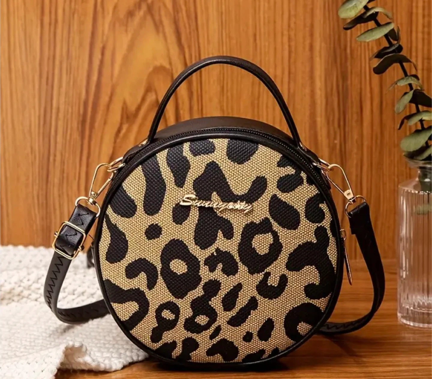 New !Crossbody Bag (Black)available