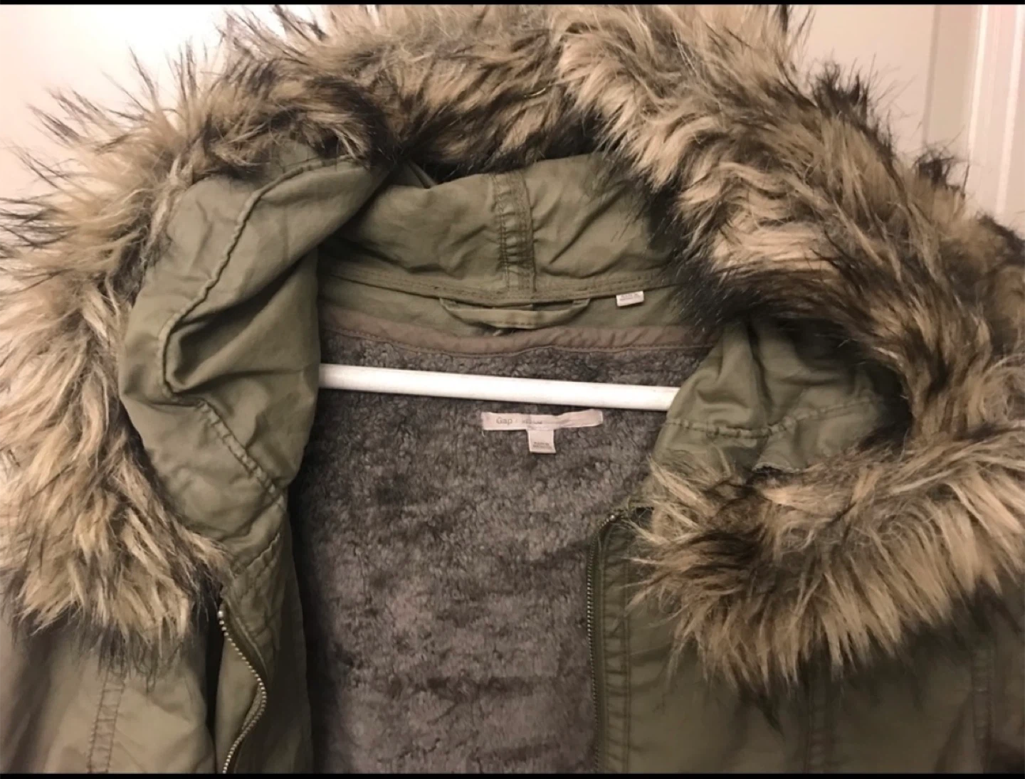 Gap Fur Lined Parka Women’s Medium Green With Hood - photo 4