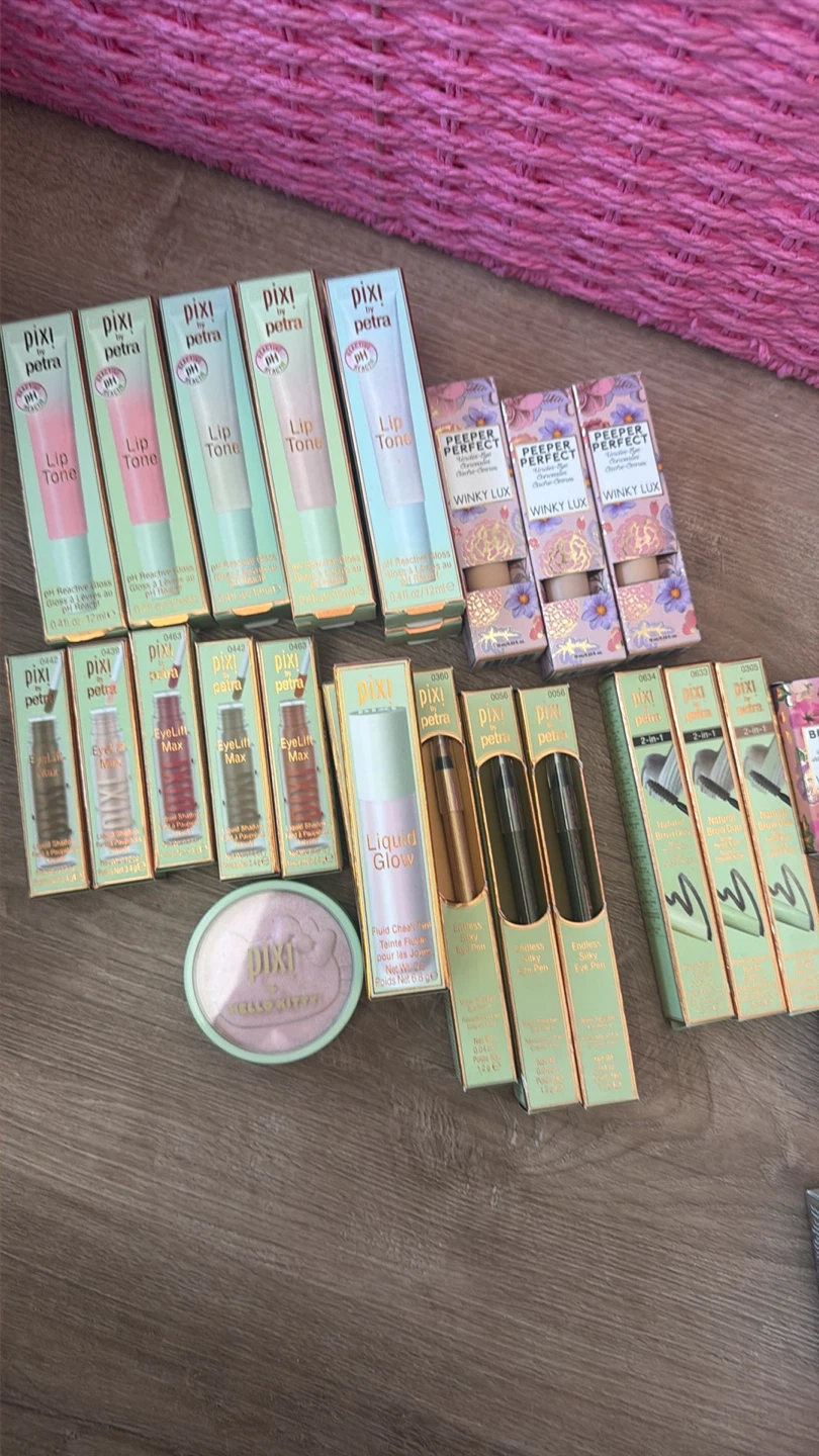 Lot of assorted  makeup products - photo 3