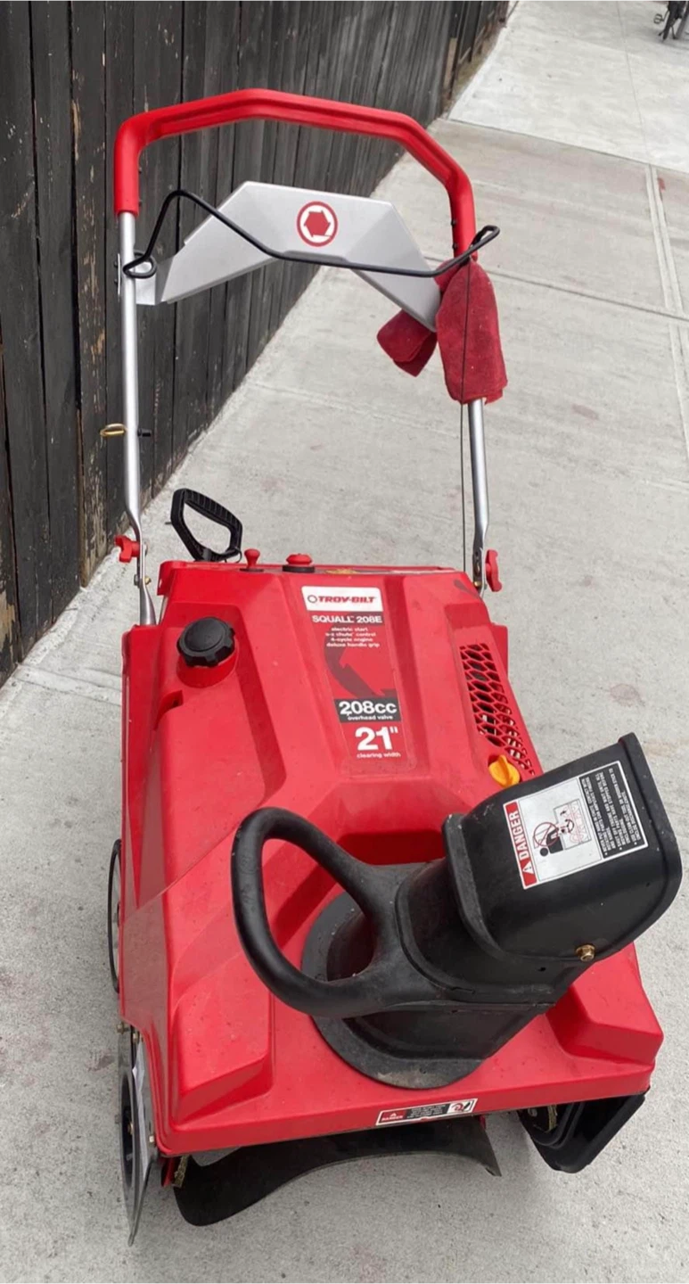Troy-Bilt Squall 208E Snow Blower /21 inch/ - photo 3
