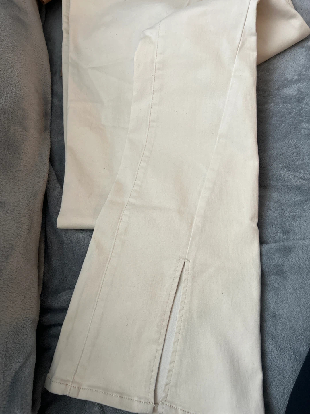 Zara Ribbed Knit Top with Puff Sleeves & Beige Pants Set - photo 4