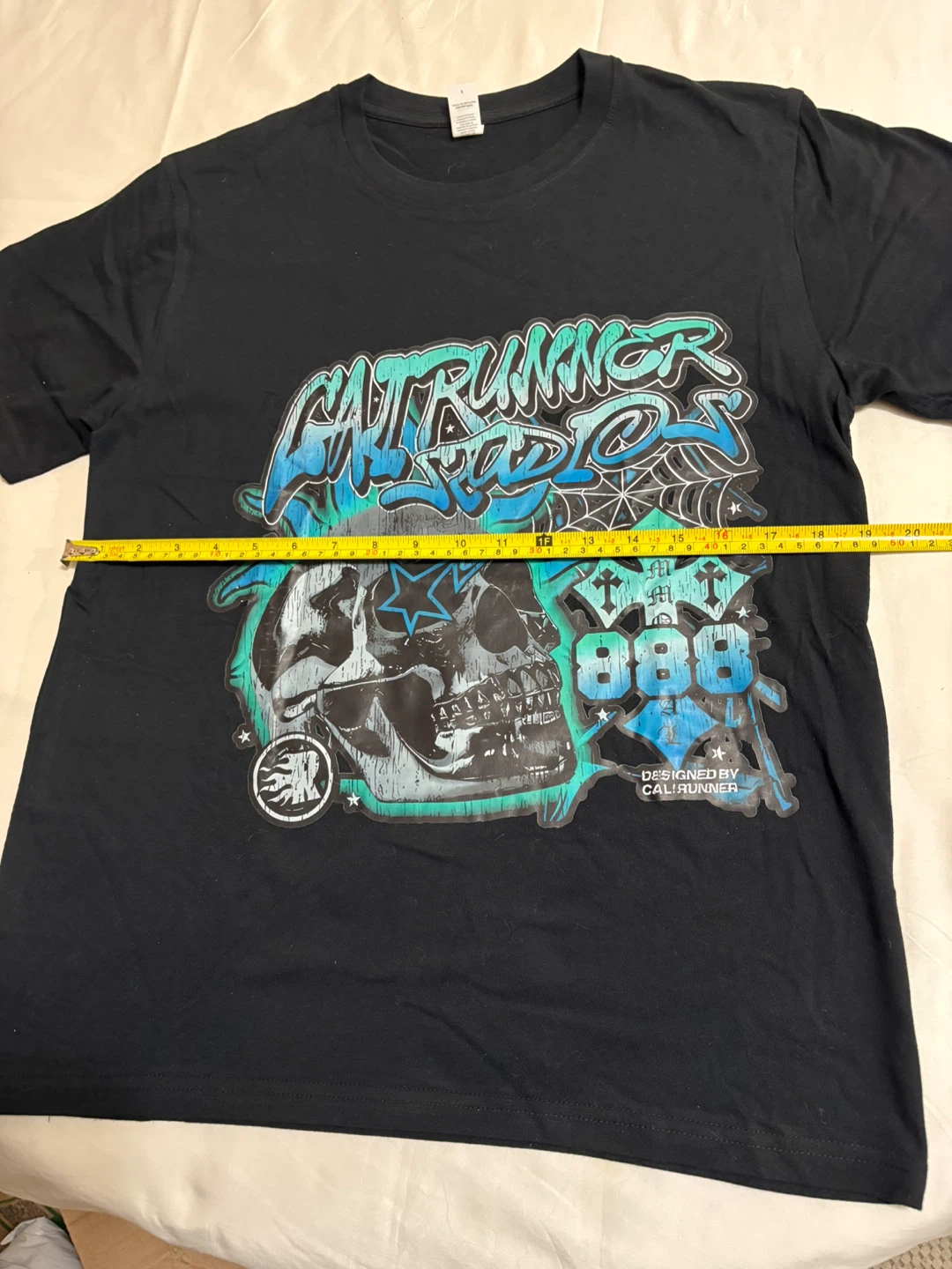 CaliRunner T-shirt with skull print and number "888". - photo 3