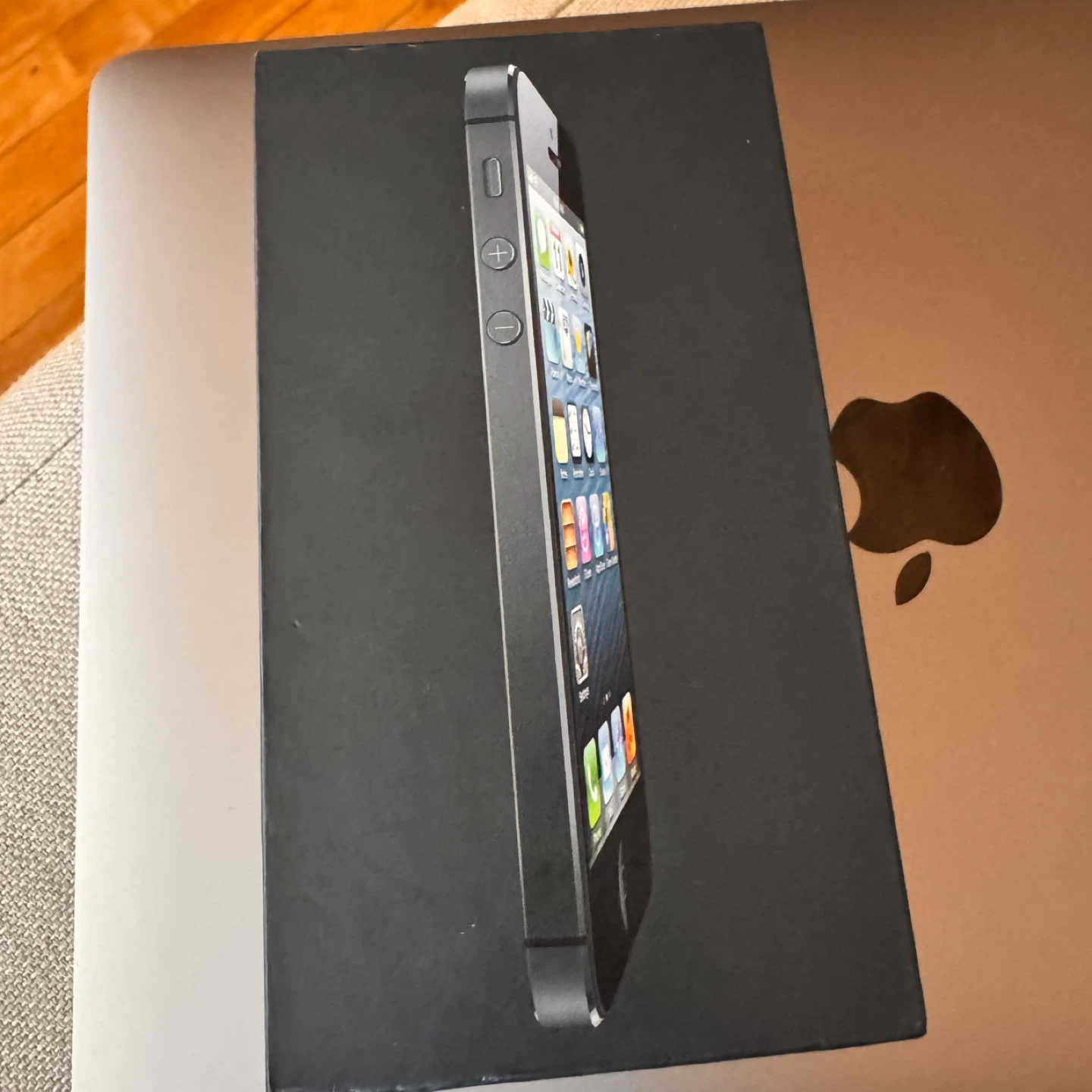 Apple iPhone 5 - Black - photo 2