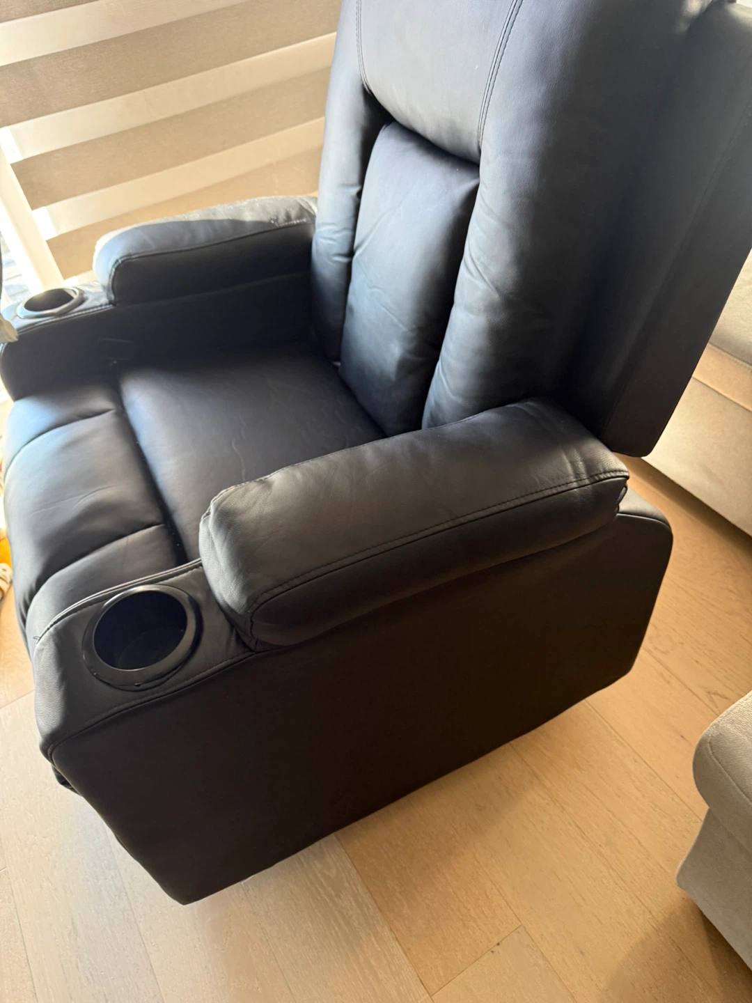 New Black Faux Leather Recliner Chair with heat massager - photo 2