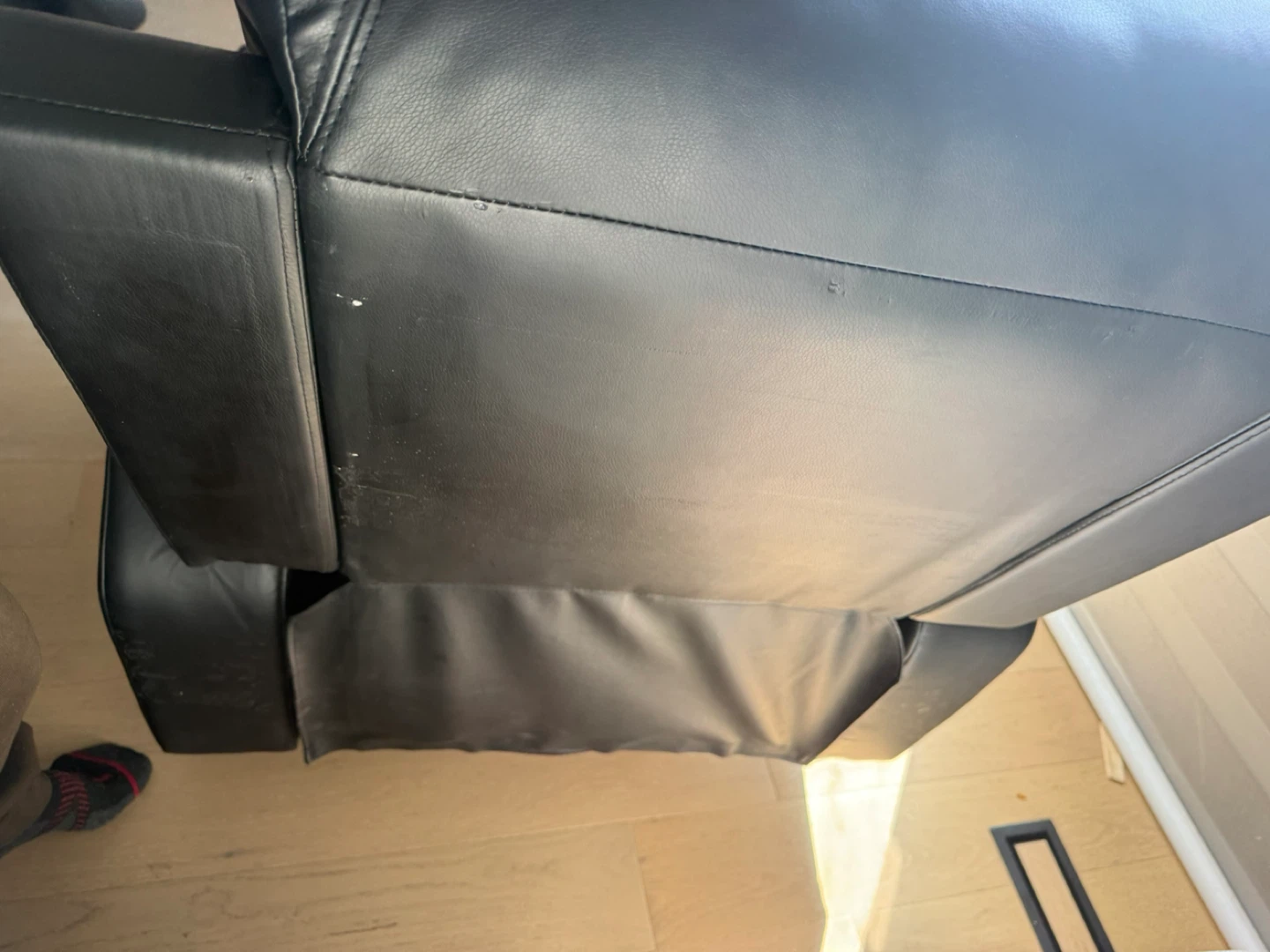 New Black Faux Leather Recliner Chair with heat massager - photo 4