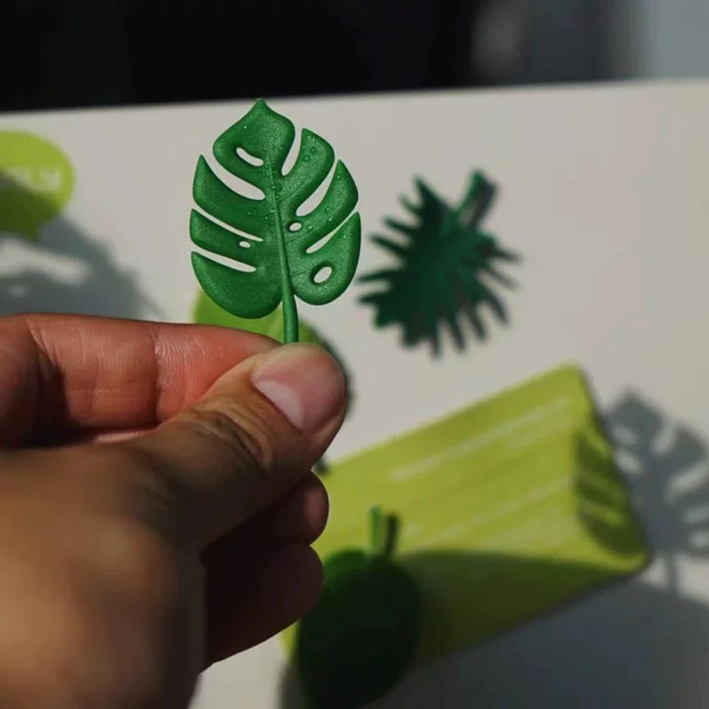 Brand New Tropical Leaf Magnets (Set of 4) - photo 3