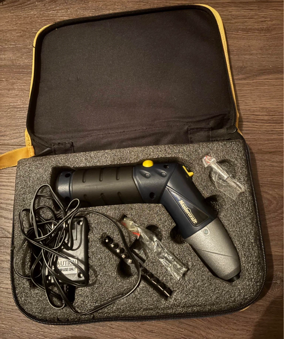 Mastercraft Cordless Screwdriver Set with Case - photo 2