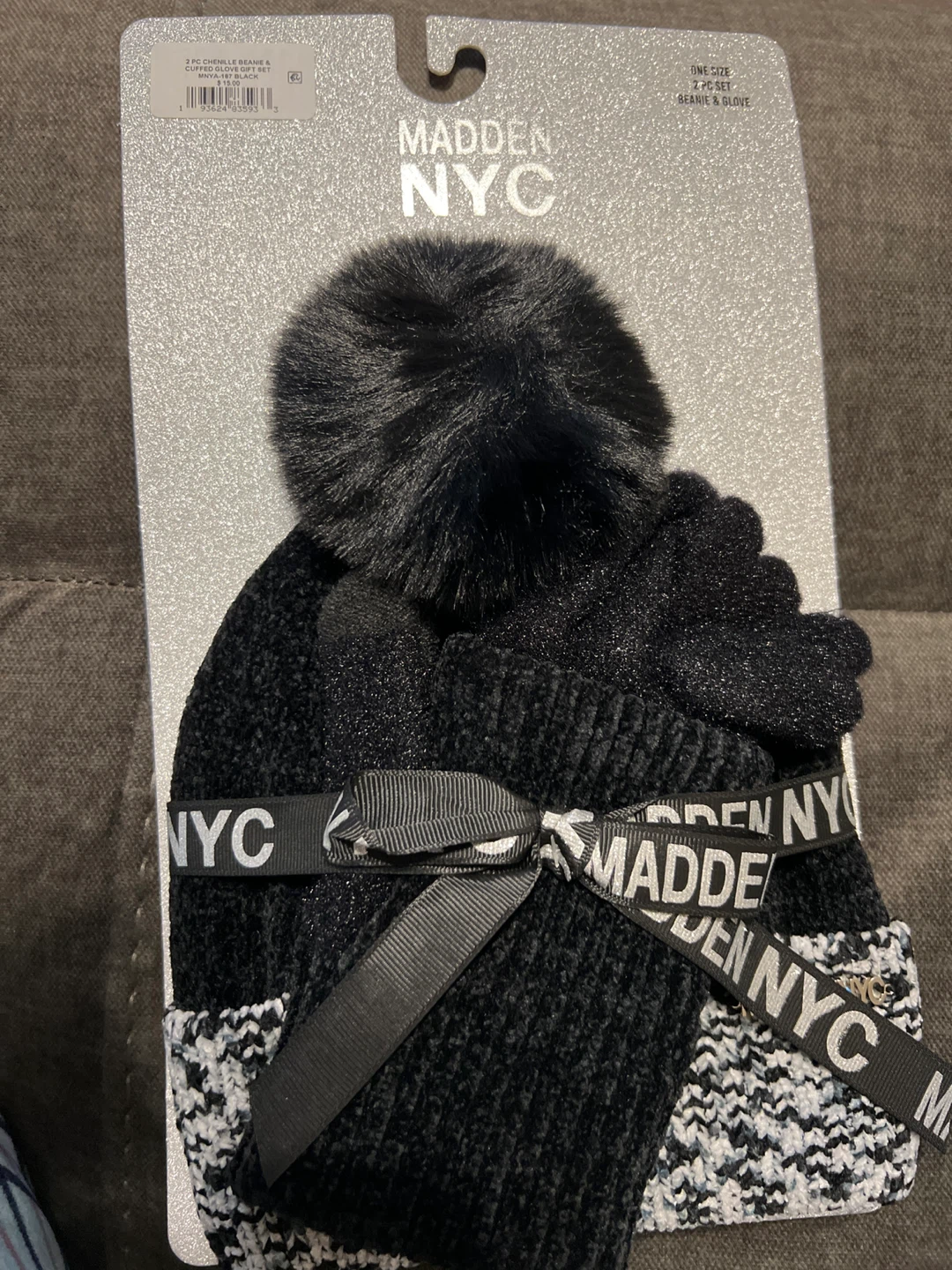 Madden NYC Black Chenille Beanie & Glove Gift Set
