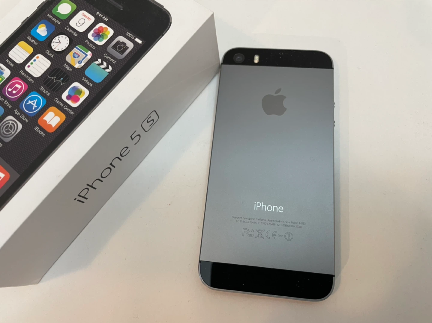 Apple iPhone 5s - Space Grey - photo 3