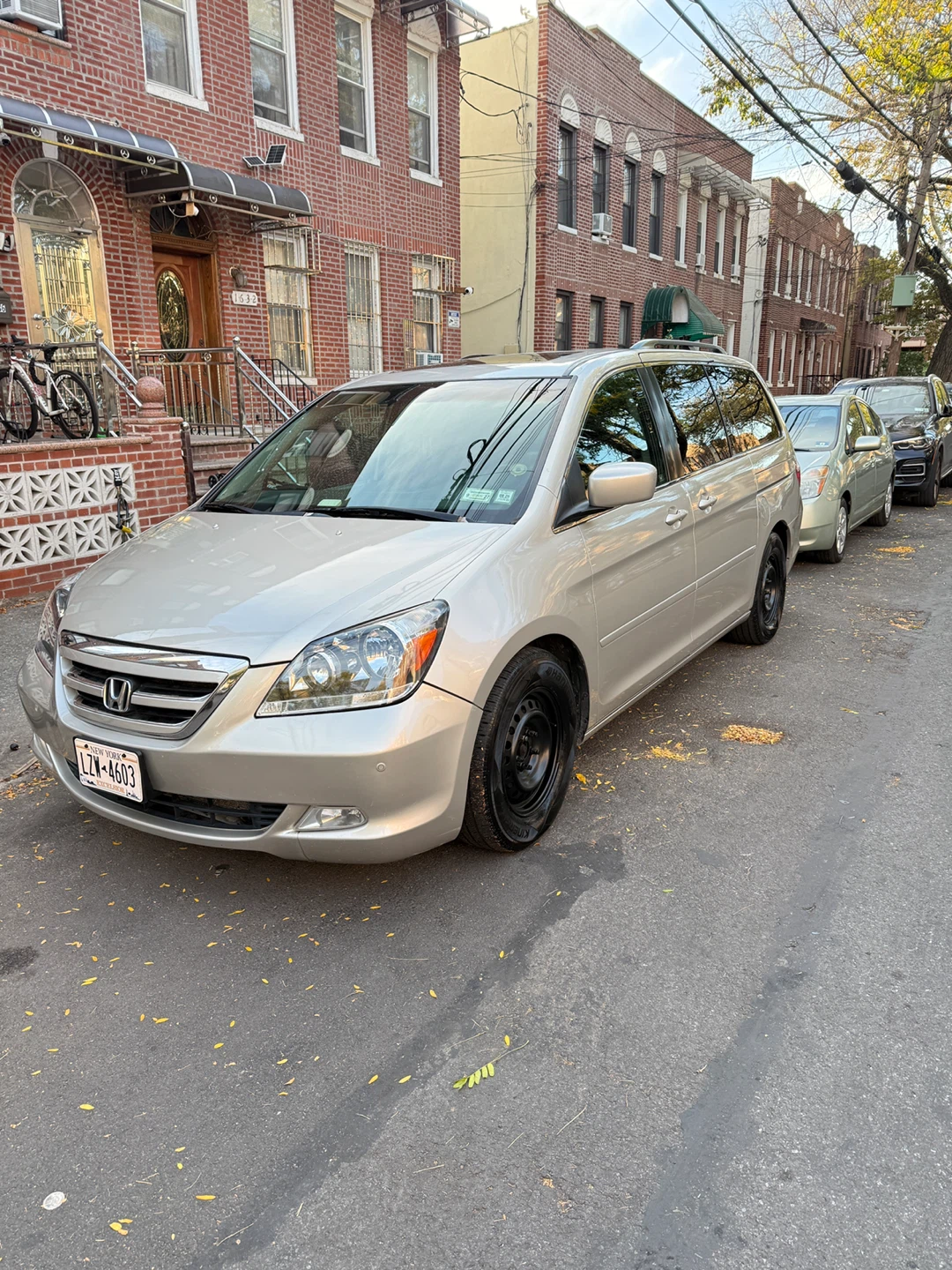 2005 Honda Odyssey Touring - photo 2