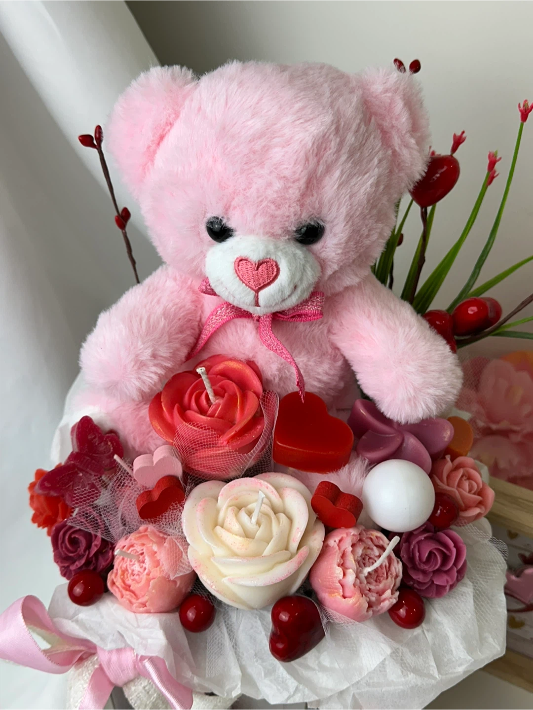 A delicate bouquet of candles with a teddy bear - photo 2