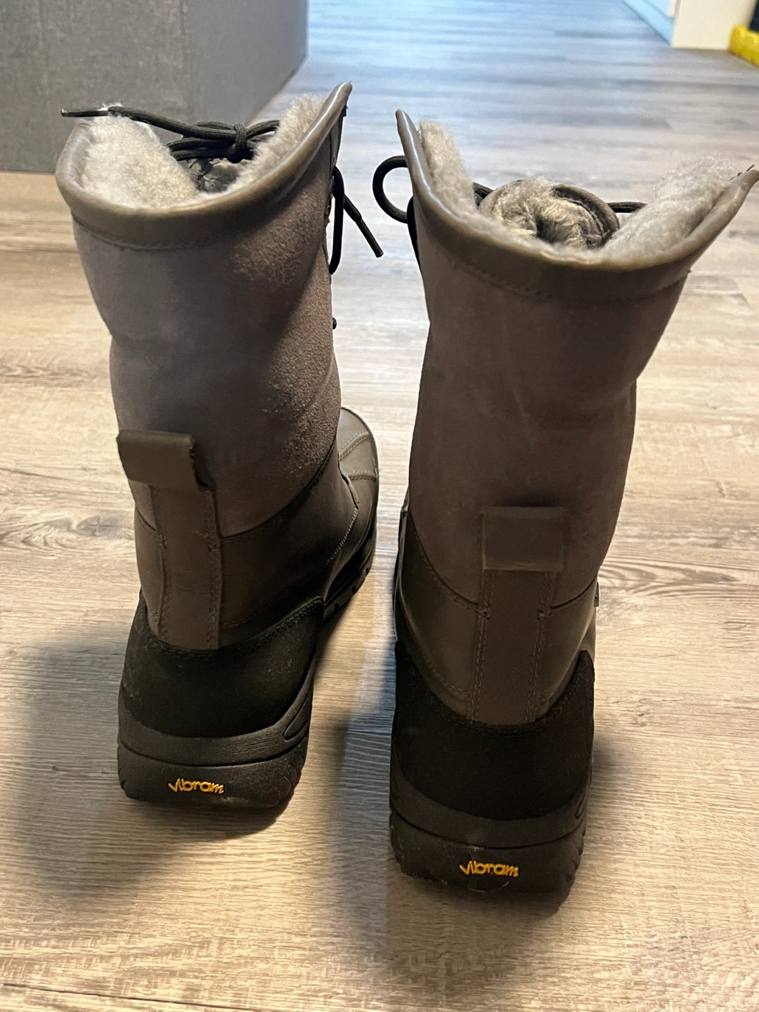 UGG Men’s Winter Boots Size 11.5 - photo 4