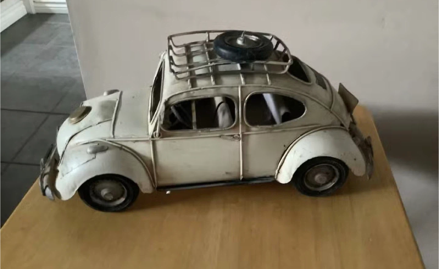 Vintage Metal Volkswagen Beetle Car Decor