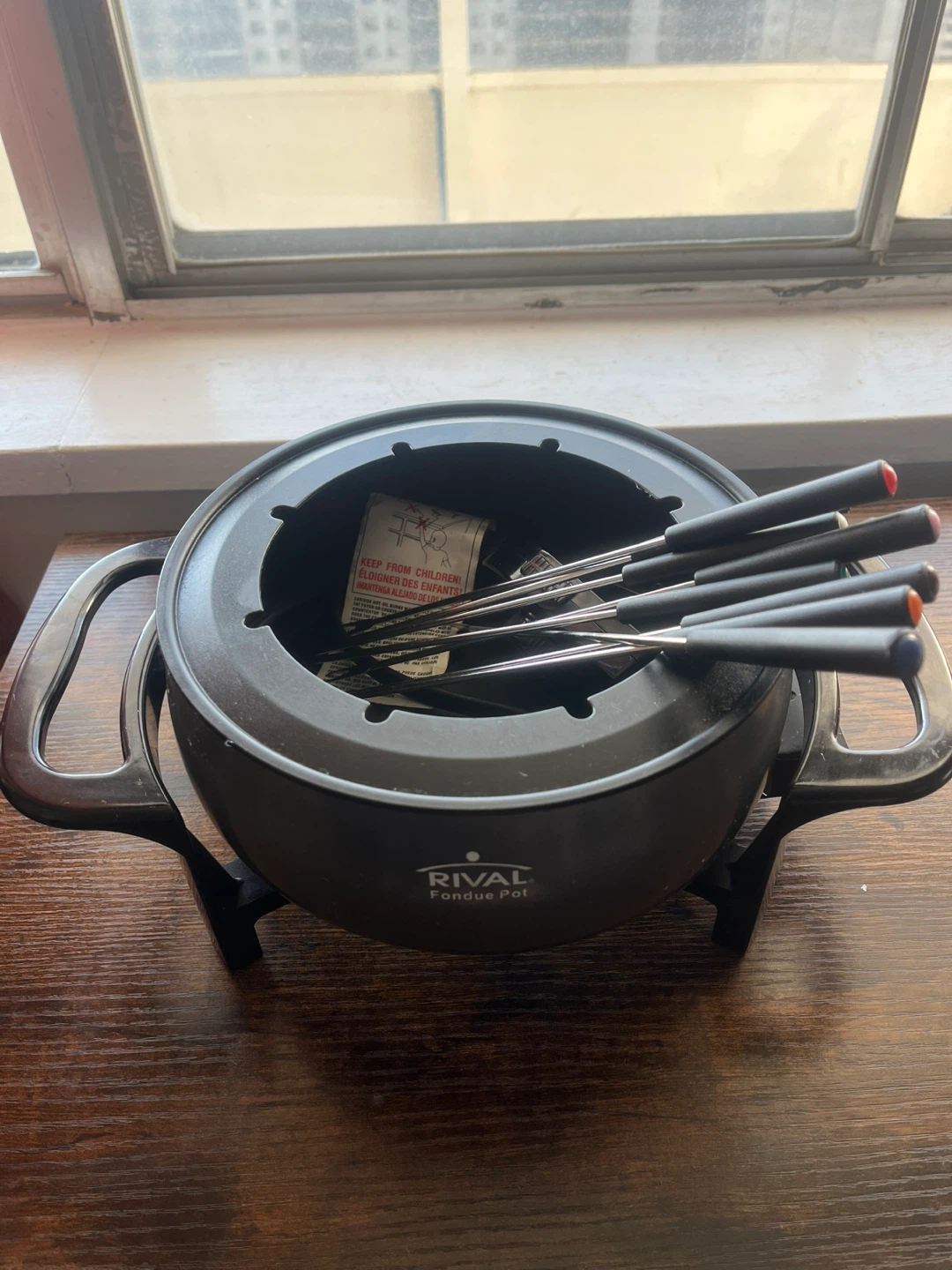 Rival Fondue Pot with 6 Forks