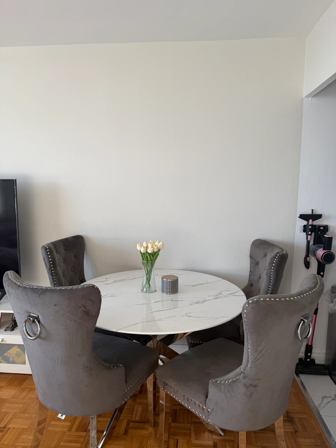 Round Marble Dining Table with 4 Grey Velvet Chairs - photo 5