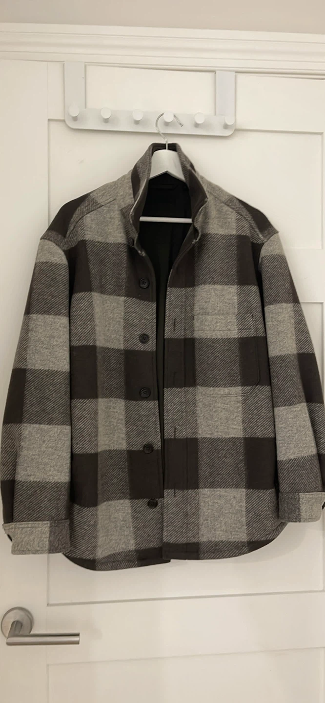 Uniqlo Plaid Button-Up Shirt Jacket size m