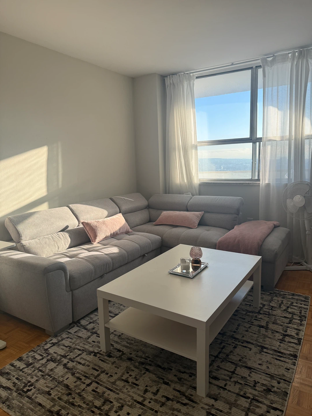 IKEA White Coffee Table - photo 2