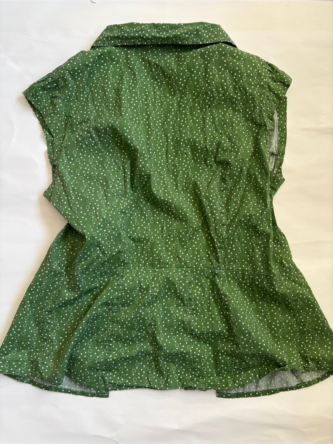 H&M Green Polka Dot Sleeveless Button-Up Shirt - photo 2