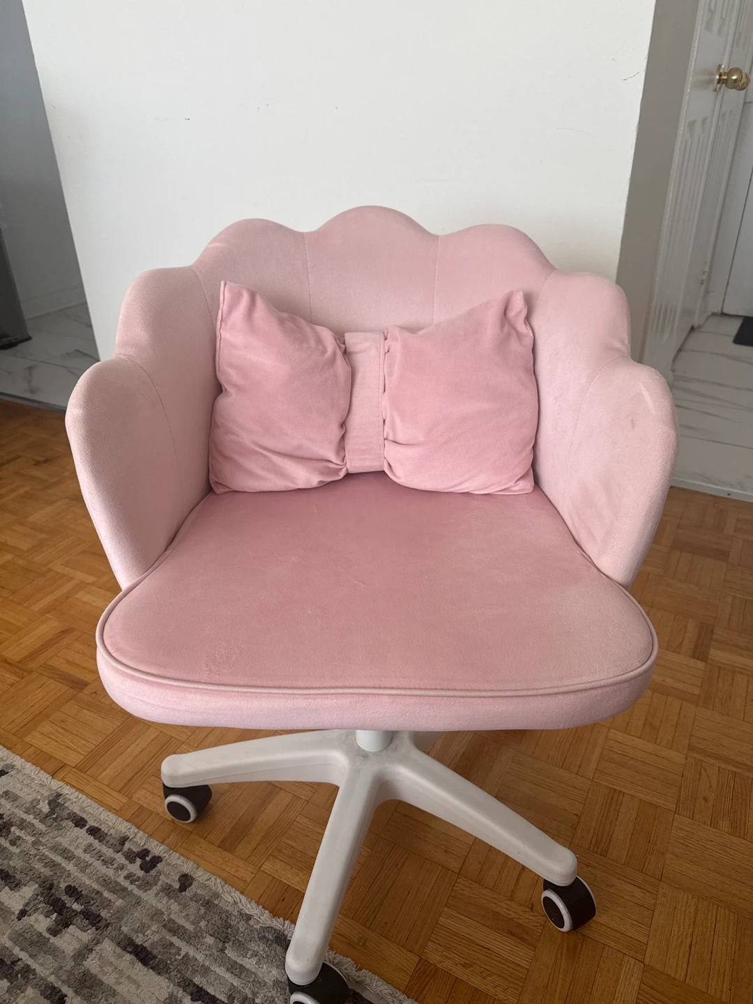 Pink Velvet Office Chair with Shell Design