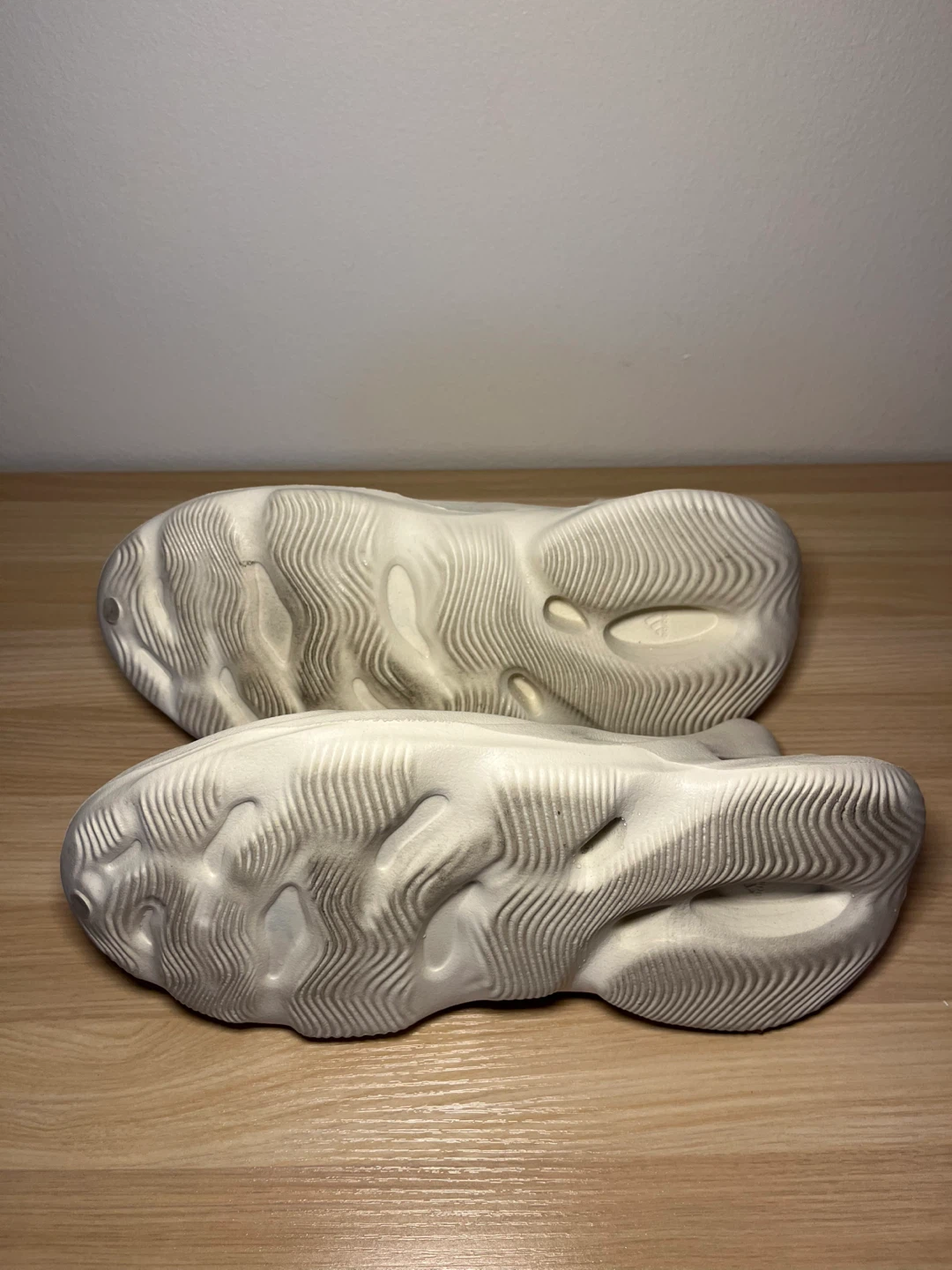 Yeezy Foam Runner cream - Size 10 - photo 5