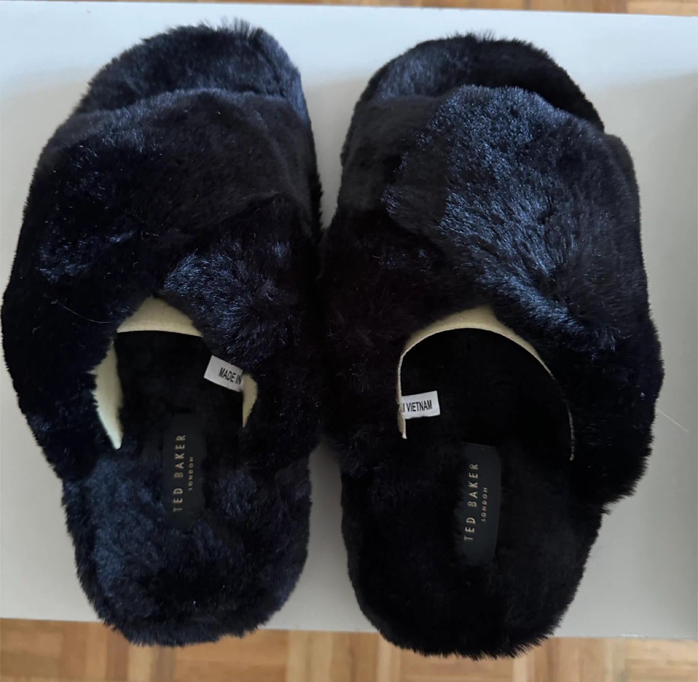 Brand new Ted Baker Faux Fur Cross Over Slippers Black Size 6.5 - photo 3