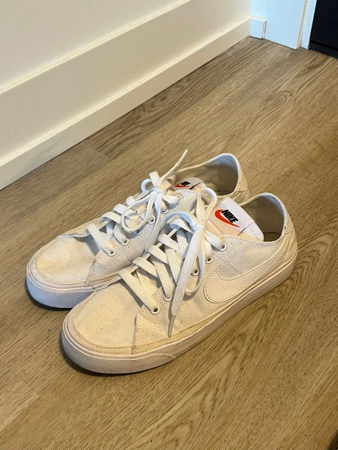 Nike Women's Court Legacy Canvas Shoes Size 7 - photo 2