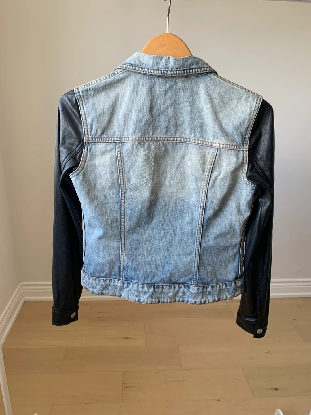Talula Aritzia Denim & Faux Leather Jacket Small - photo 3
