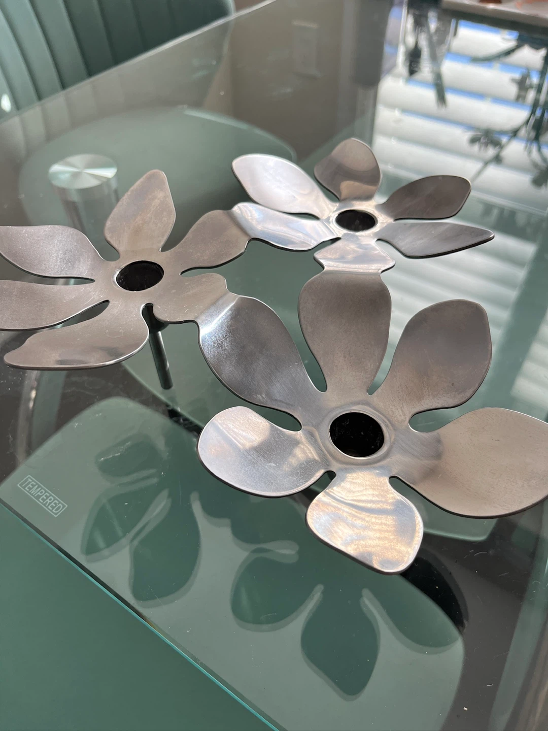 Flower Shaped Metal Candle Holder - photo 3